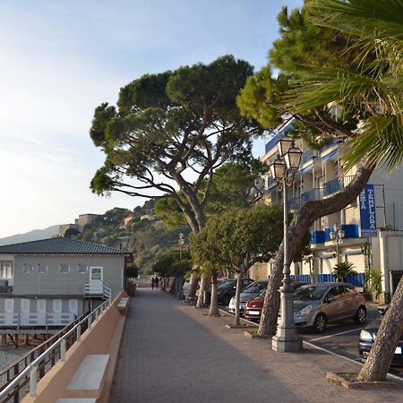 Residence Costa Templada Ventimiglia Bagian luar foto