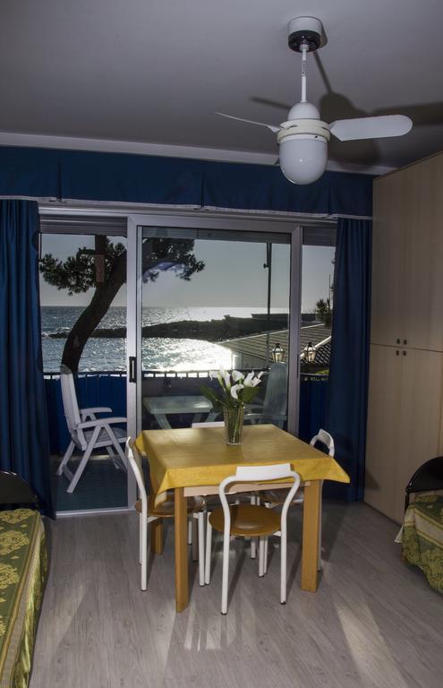 Residence Costa Templada Ventimiglia Ruang foto
