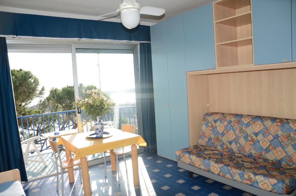 Residence Costa Templada Ventimiglia Ruang foto