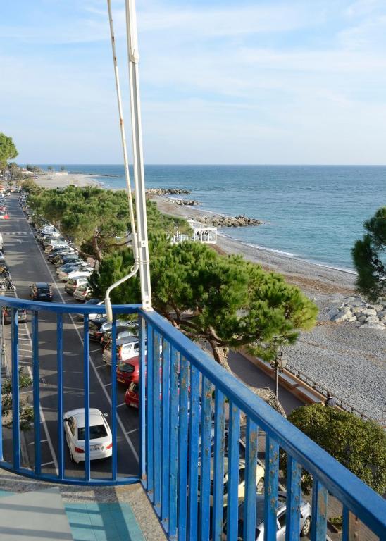 Residence Costa Templada Ventimiglia Ruang foto